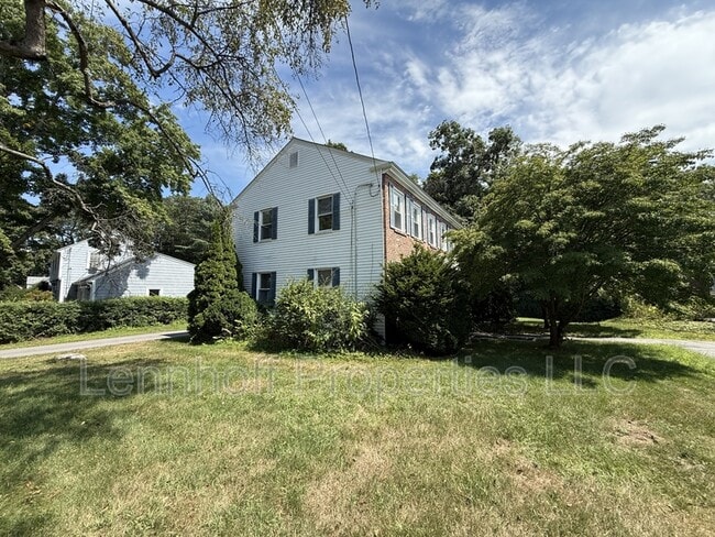 Building Photo - 20 Hall Ave