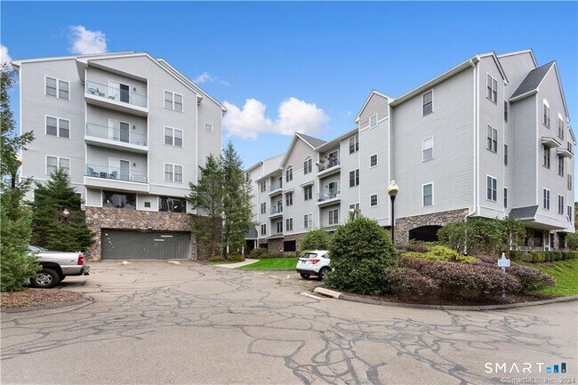 Building Photo - 105 Richards Ave