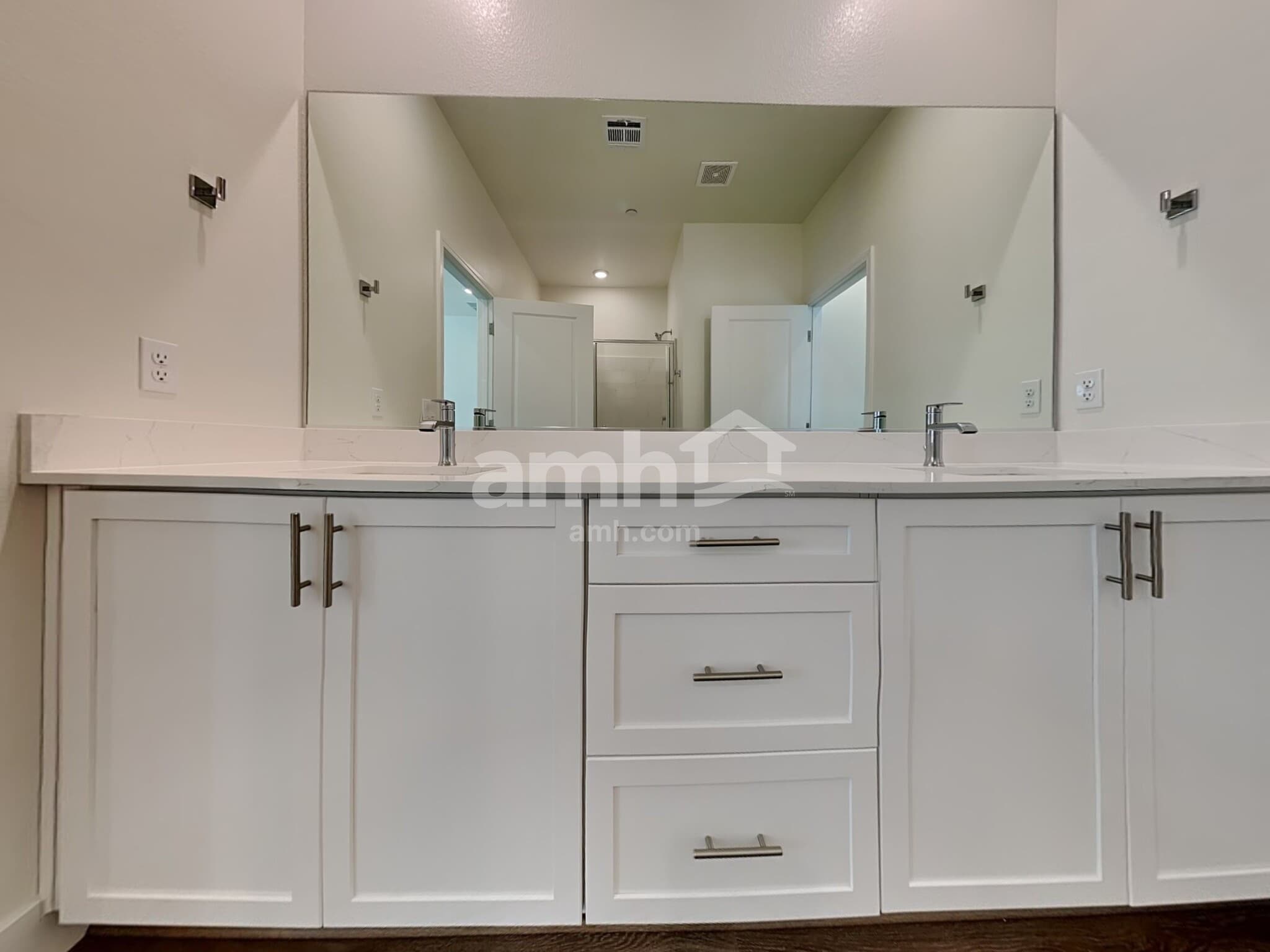 Building Photo - 525 Silverbell Falls Pl