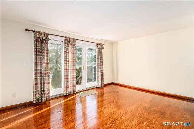 Building Photo - 62 Old Farms Ln