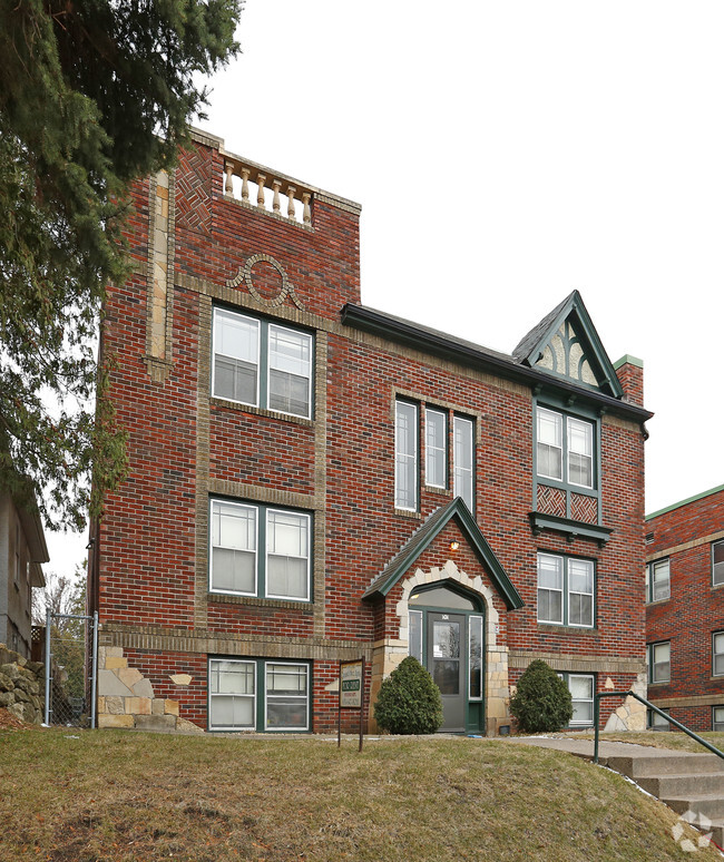 Building Photo - Grand Avenue Apartments