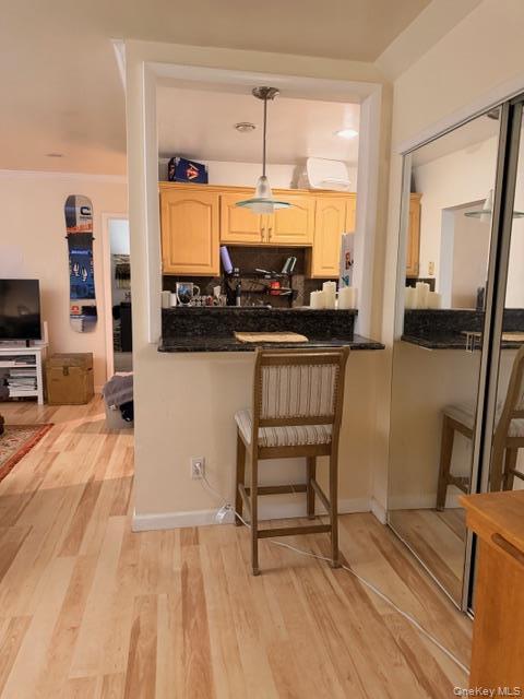 Building Photo - 425 Shore Rd