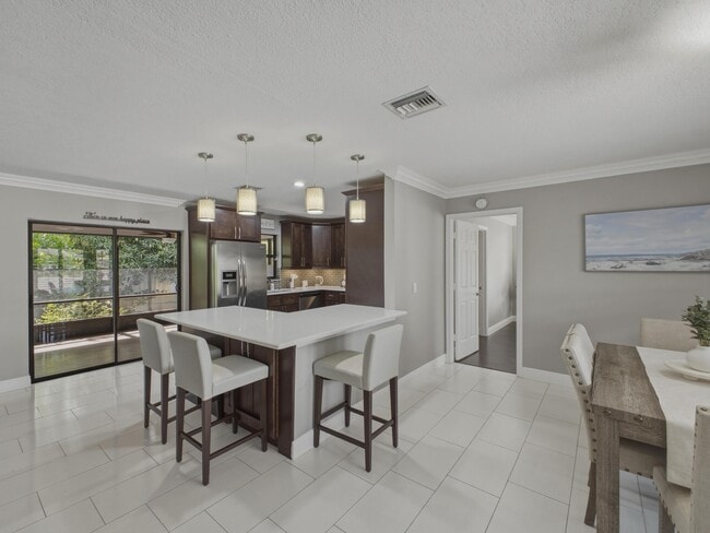Building Photo - 1127 Sea Pines Way
