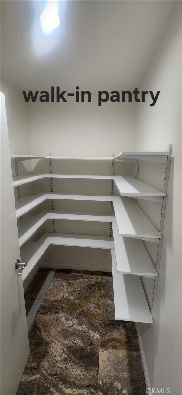 Building Photo - 865 Featherwood Dr