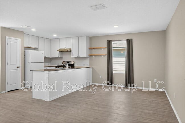 Building Photo - 10716 Sweepback Trl