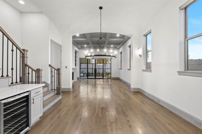 Building Photo - 1719 Holman St