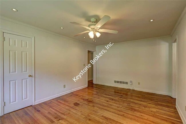 Building Photo - 2577 Graywall St