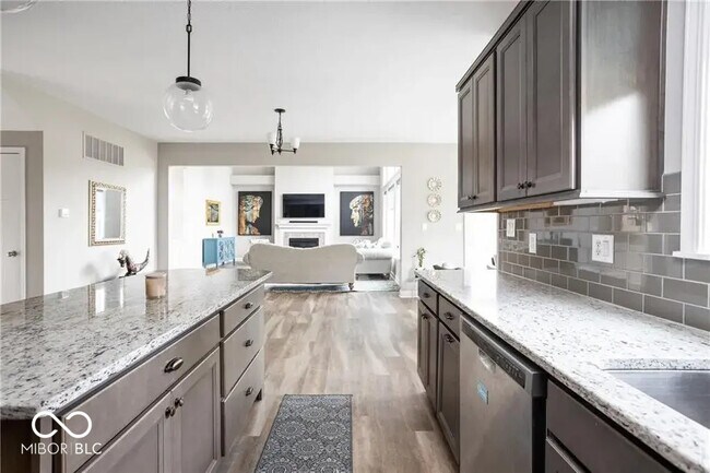 Building Photo - 680 Ridge Gate Dr