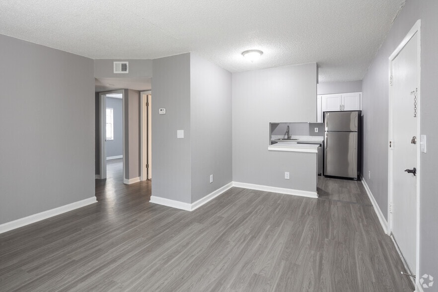 Fernwood Grove Apartments 4900 N Macdill Ave Tampa FL 33614