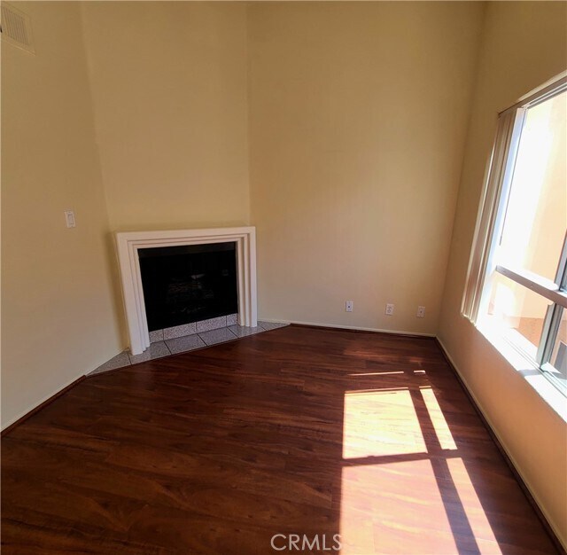 Building Photo - 5060 Kester Ave