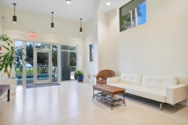 Building Photo - 8911 Collins Ave