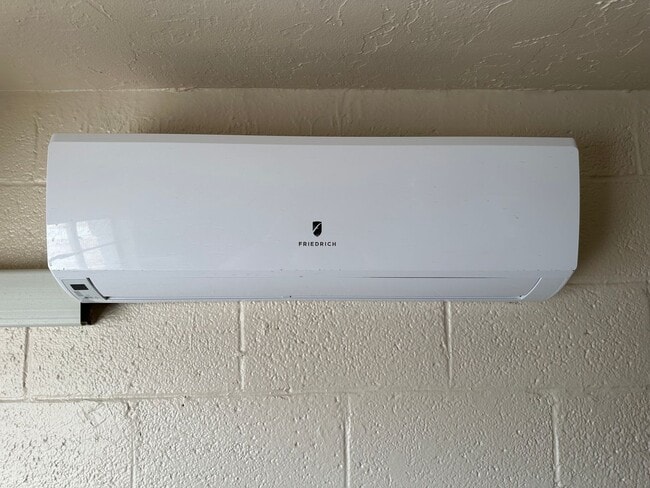 Building Photo - Great 1 Bed 1 Bath located near NMSU