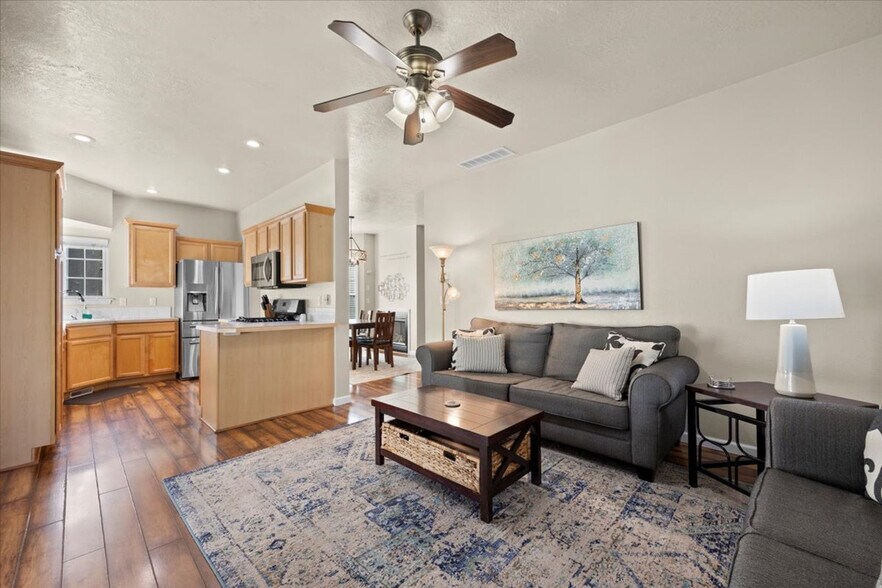 Building Photo - 1102 Heckathorn Pl