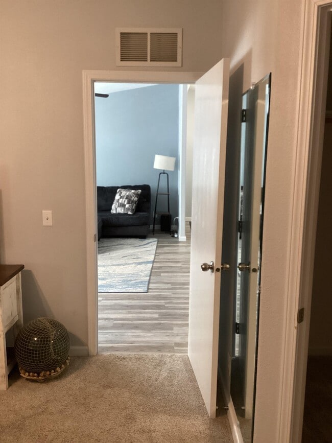 Building Photo - 250 SW 30th St