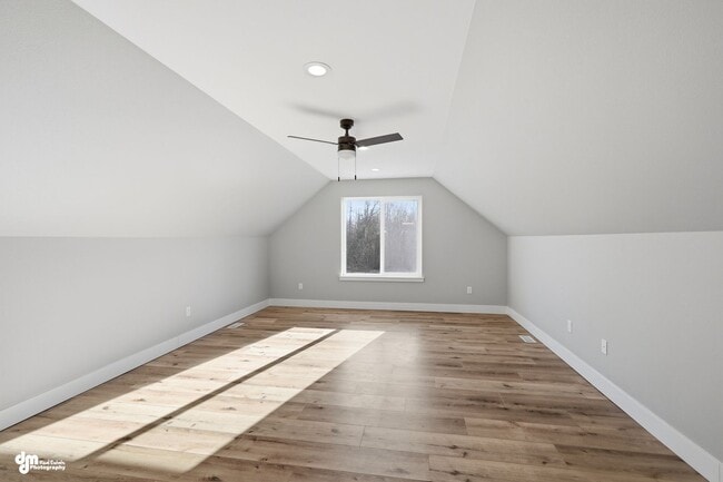 Building Photo - 4 Bedroom | 2.5 Bathroom | 2 Car Garage - Convenient Location!