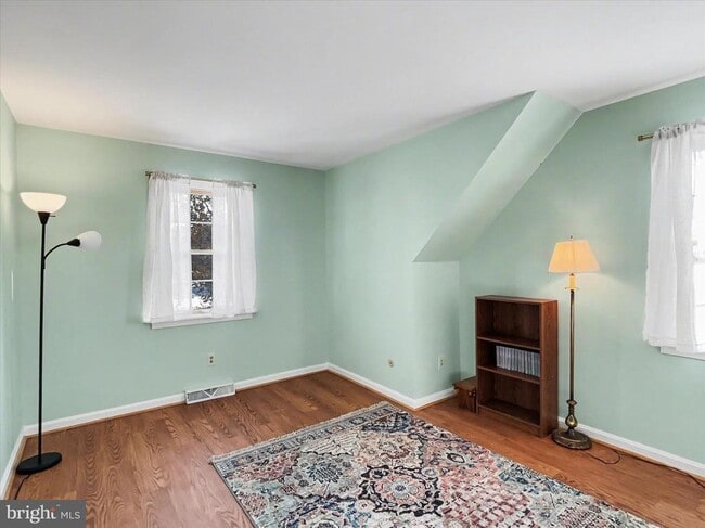 Building Photo - 902 Cypress St