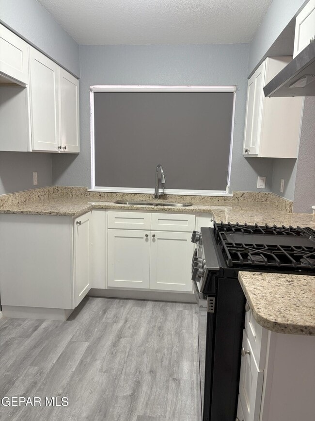 Building Photo - 2819 Anise Dr