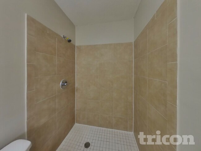 Building Photo - 1115 Oakhill St