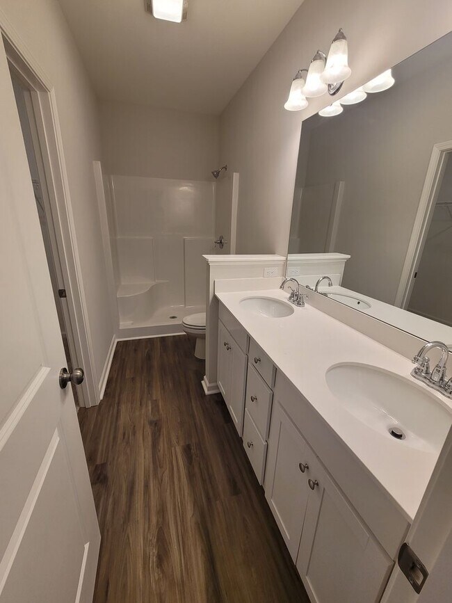 Building Photo - Welcome to our townhouse in the beautiful location of Leland, NC.