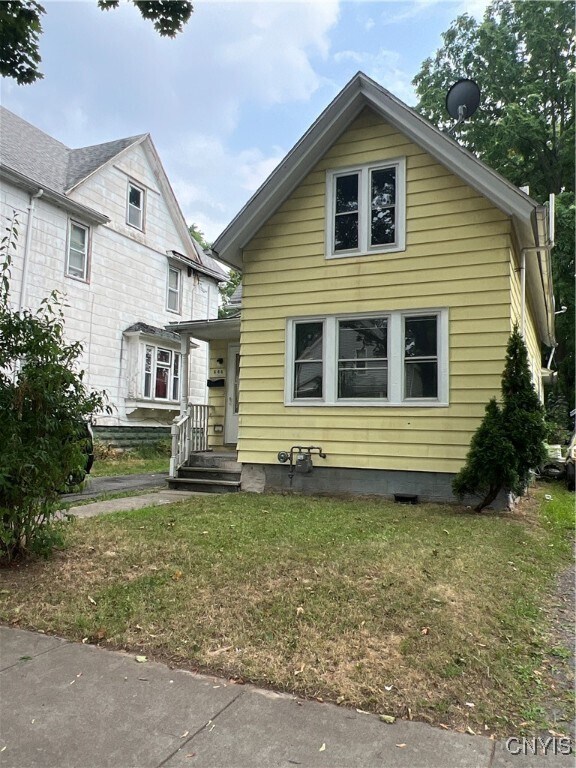Building Photo - 686 Seward St