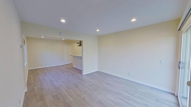 Building Photo - 25621 Califia Dr