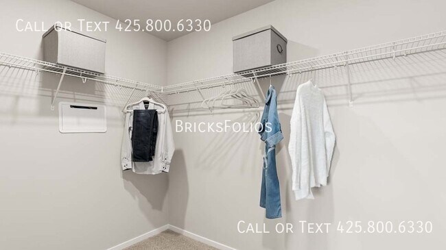 Building Photo - 4004 Hyde Lp NE