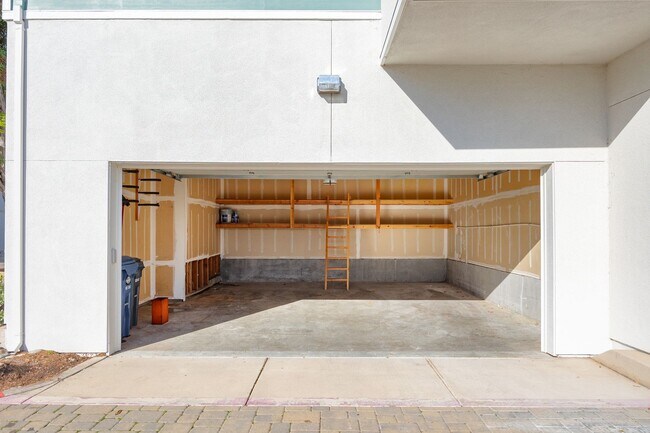 Building Photo - Capitola Beach Villas