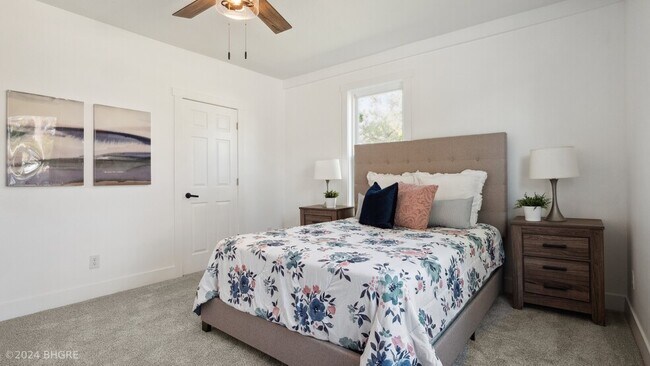 Building Photo - 407 W 1st Ave