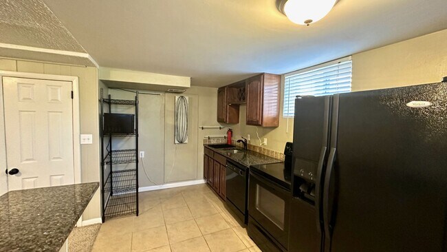 Building Photo - Spacious 5BD/2BA Home in Lakewood, CO- Available July 29th!
