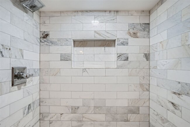 Building Photo - Amazing Location! 7th Avenue Historic Dist...