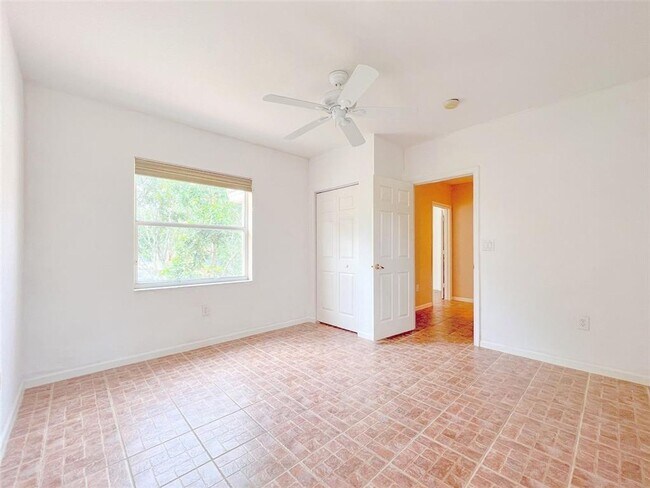 Building Photo - 2132 NW 75th Way