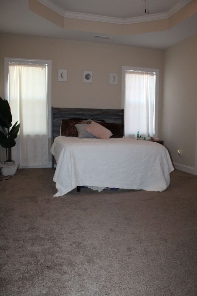 Building Photo - 205 Joyland Dr