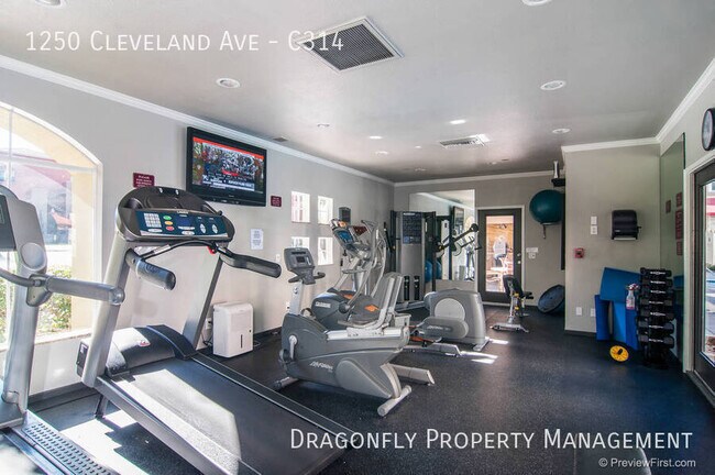 Building Photo - 1250 Cleveland Ave