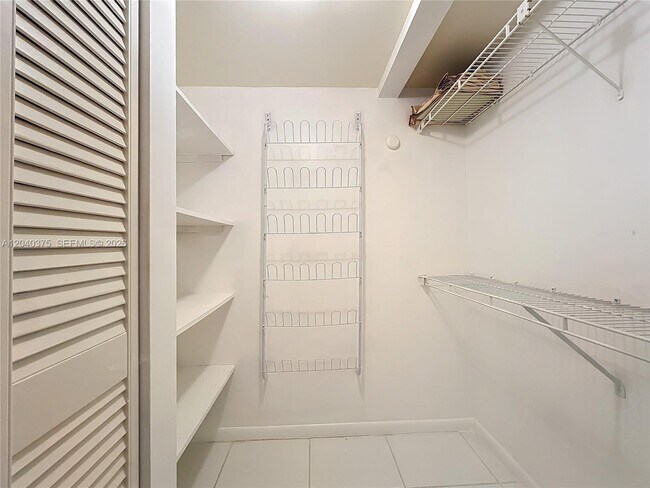 Building Photo - 4545 Luxemburg Ct