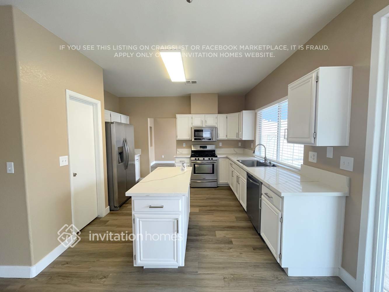 Building Photo - 1581 Ave Fiesta