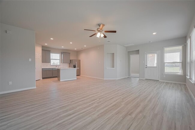 Building Photo - 101 Eliana Shores Dr