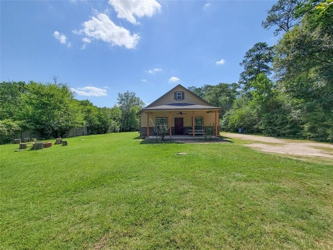 Building Photo - 17132 Bending Oaks