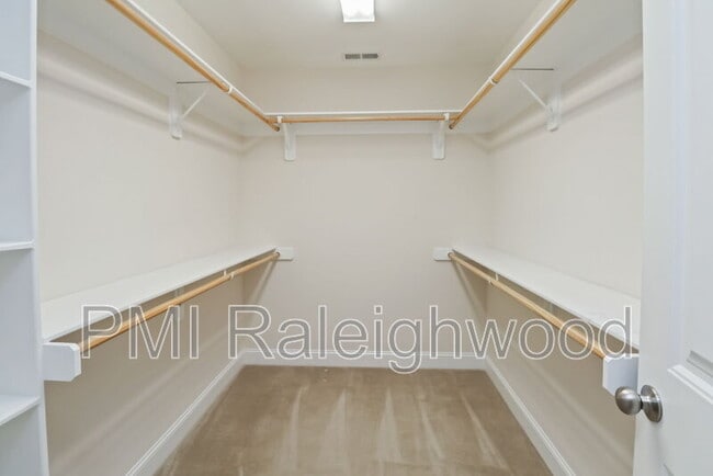 Building Photo - 2707 Masonboro Ferry Dr