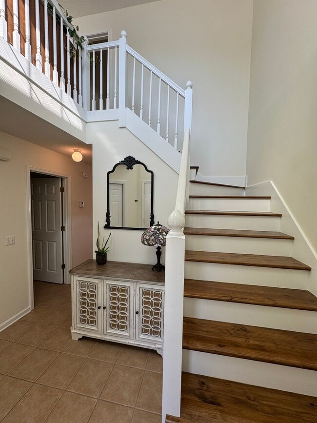 Building Photo - 178 N Spring View Dr