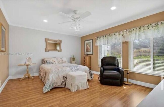 Building Photo - 10681 Greenbriar Ct