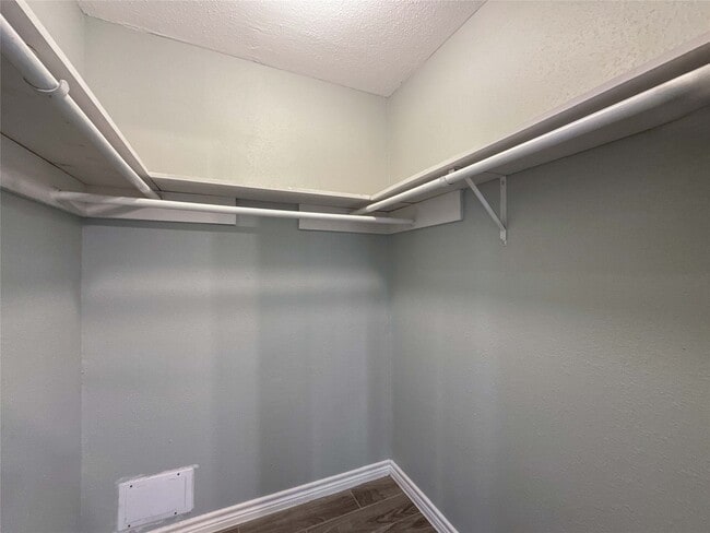 Building Photo - 2706 Orion Dr