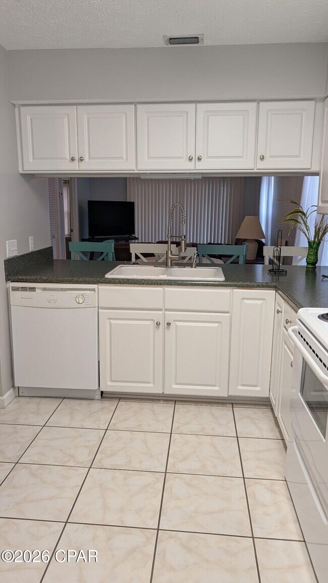 Building Photo - 7813 N Lagoon Dr