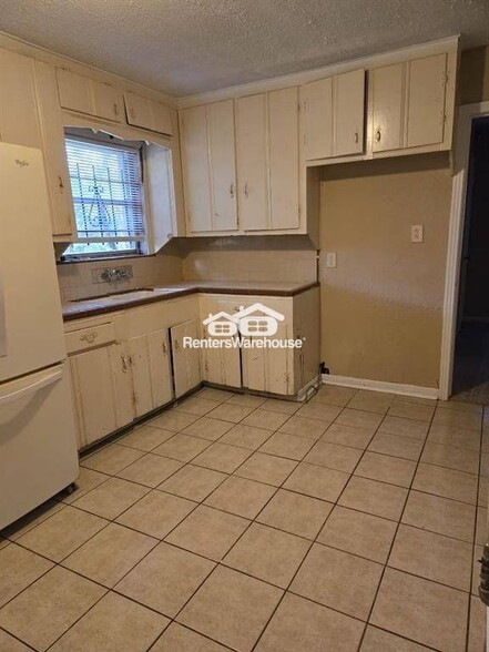 Building Photo - 5939 Belmark St
