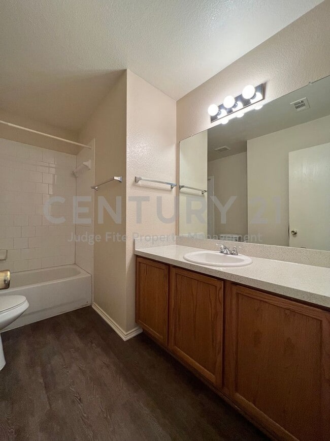 Building Photo - Beautiful 3/2/2 in Eagle Mountain / Sagina...