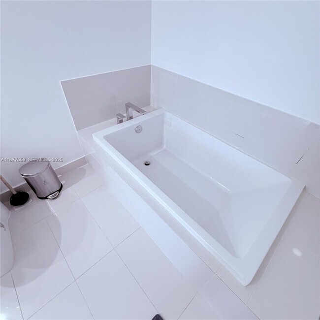 Building Photo - 55 SW 9th St