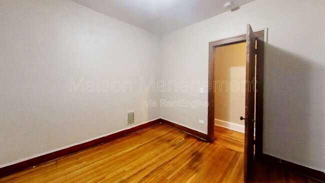 Building Photo - 100 Laburnam Crescent