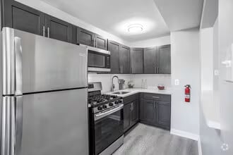 Building Photo - 85 S Lansdowne Ave