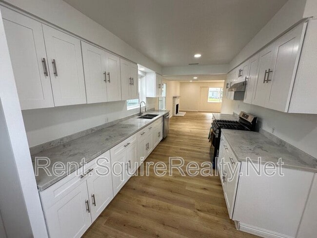 Building Photo - 747 E Benbow St