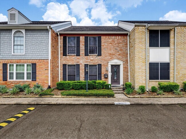 Building Photo - 1653 W Sam Houston Pkwy S