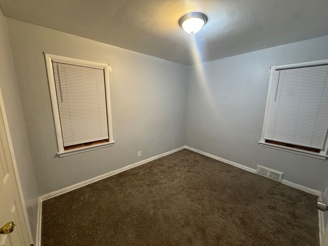 Building Photo - This Charming 3BR Single Family Home!